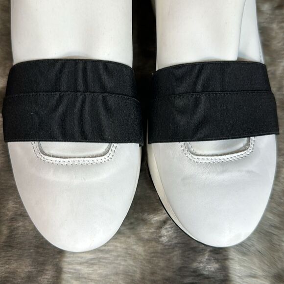 Unworn slip on sneakers - Picture 3 of 6